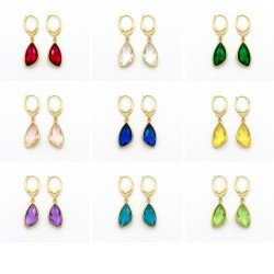 Forgyldte øreringe med aflang facetslebet krystal vedhæng